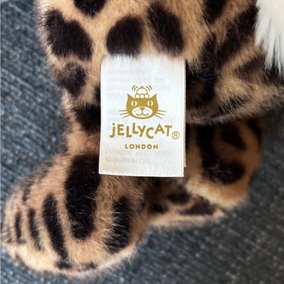 🐆 👑 NWT Jellycat Cobblehop Bunny Ruby Cruiser Exclusive Leopard Print Jellycat - Picture 9 of 15